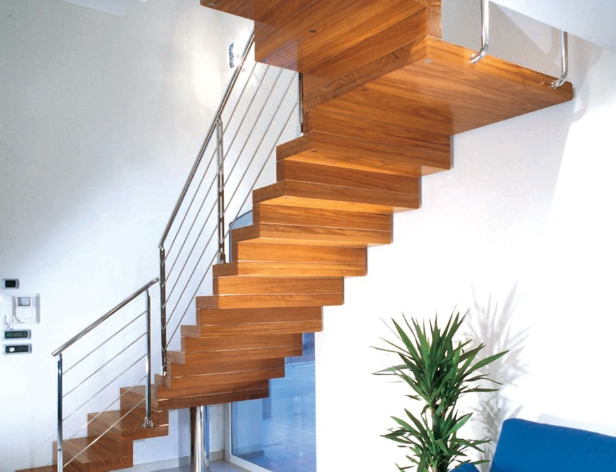 Escalier suspendu bois CASSIOPEE