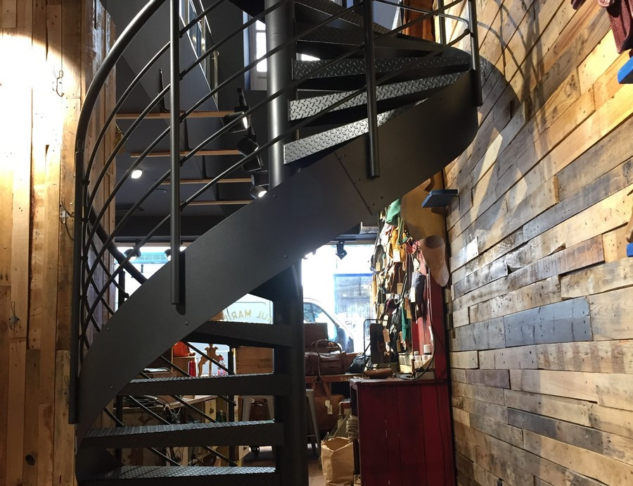 Escalier à limon débillardé GD METAL